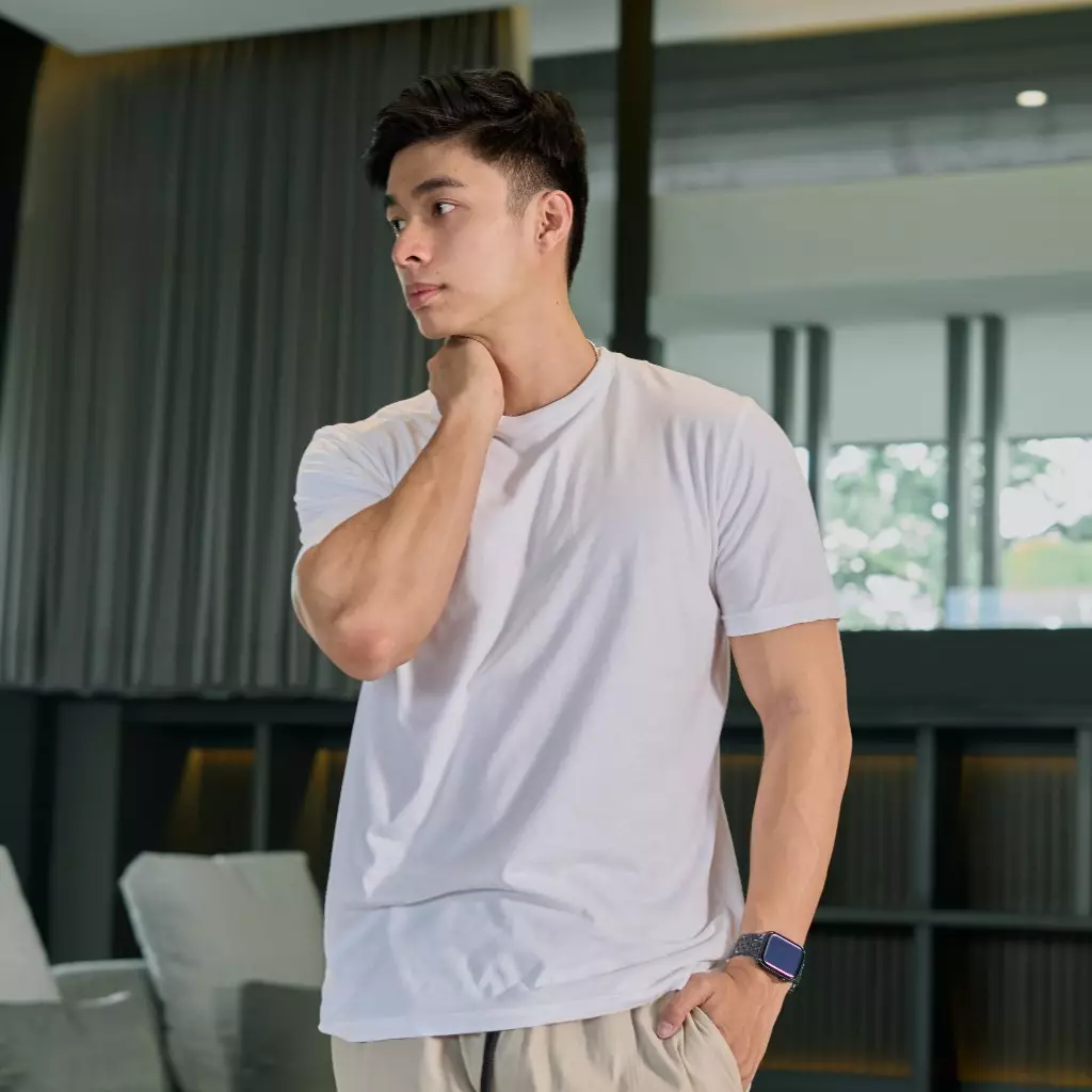 Kale Silky White/ T-Shirt Pria polos lengan pendek / Unisex