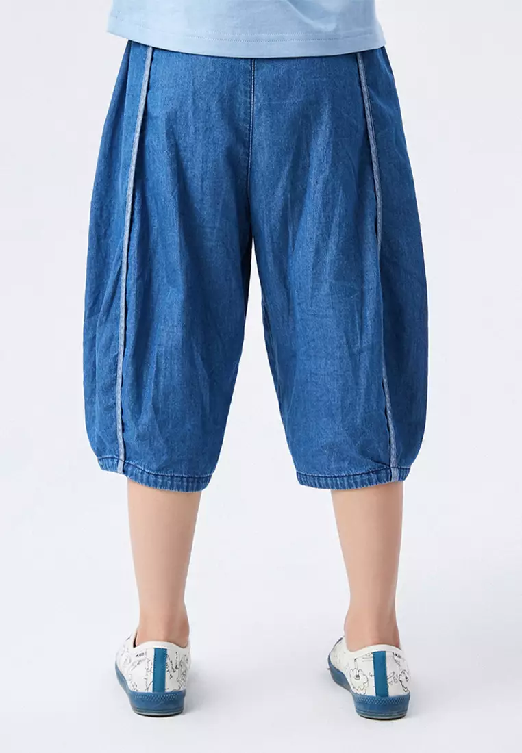 Mid Length Denim Shorts With Split Line Design