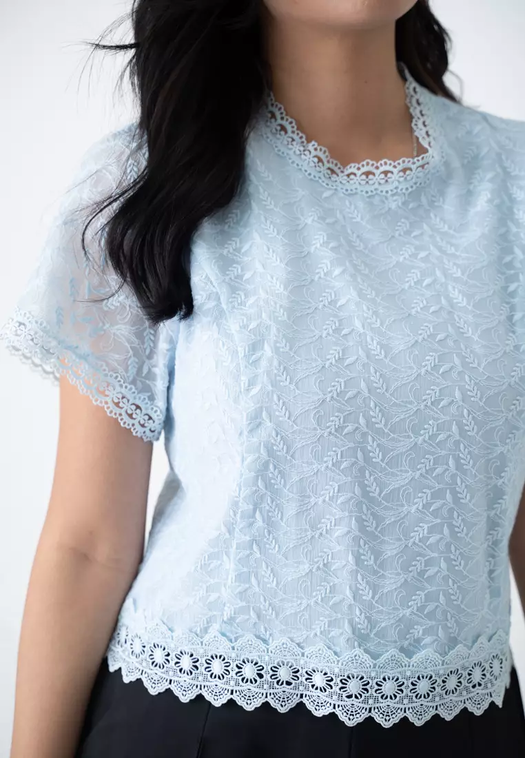 ELEGANT FLORAL EMBROIDERY TOP