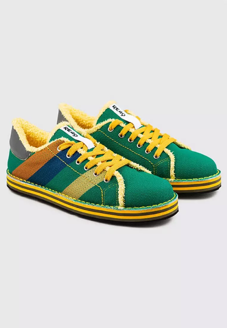 MARE LIFESTYLE Sneakers - Made from 100% Recycled Materials in Italy from Recycled beach beds and chairs fabric and car tyres for the soles. MARE LIFESTYLE sneakers - Green/Yellow