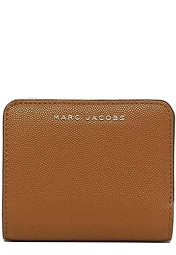 Marc Jacobs brown Marc Jacobs Daily Mini Compact Wallet in Smoked Almond M0016993 E2A96ACCAF5F9EGS_1