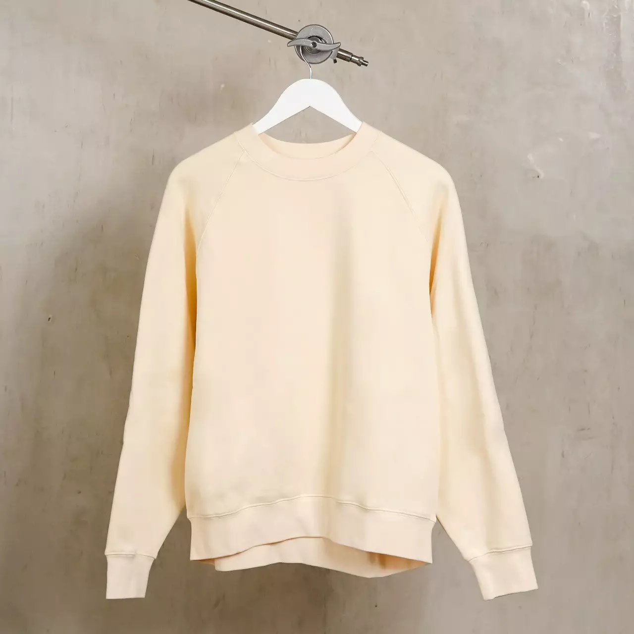 Sweater ESSENTIALS TEXT BACK CREAM SWEATSHIRT 100% ORIGINAL