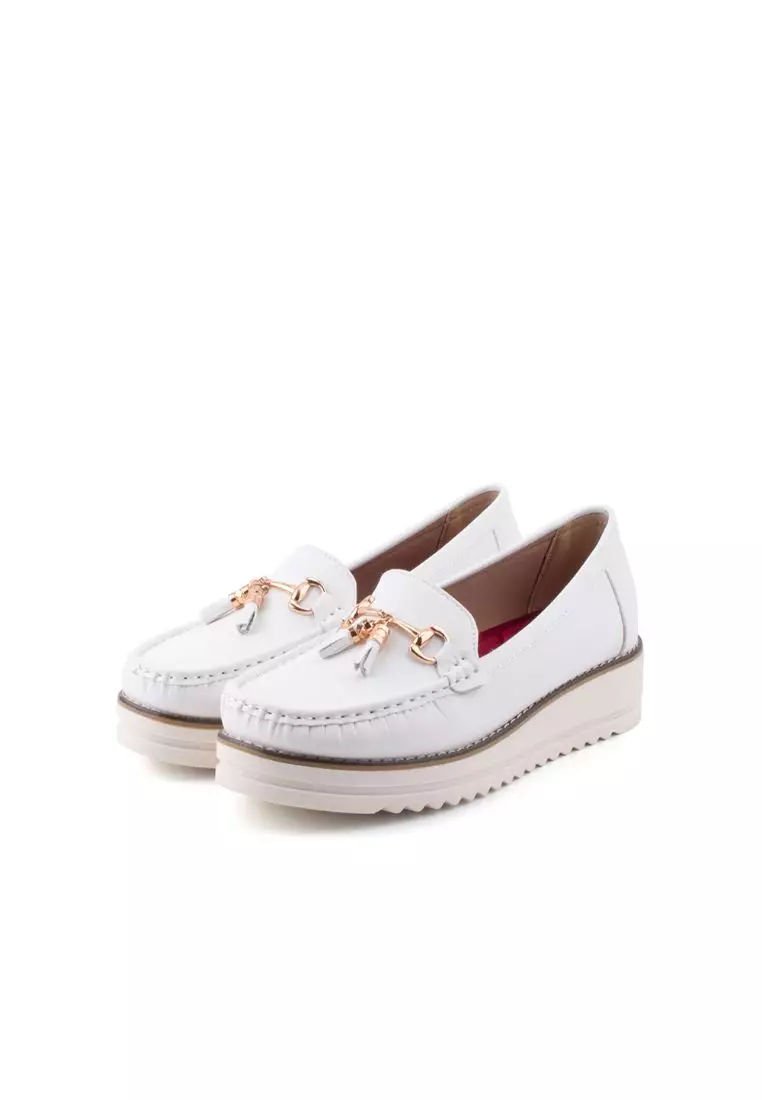 Buy LARRIE LARRIE Women White Tassel Platform Loafers 2024 Online