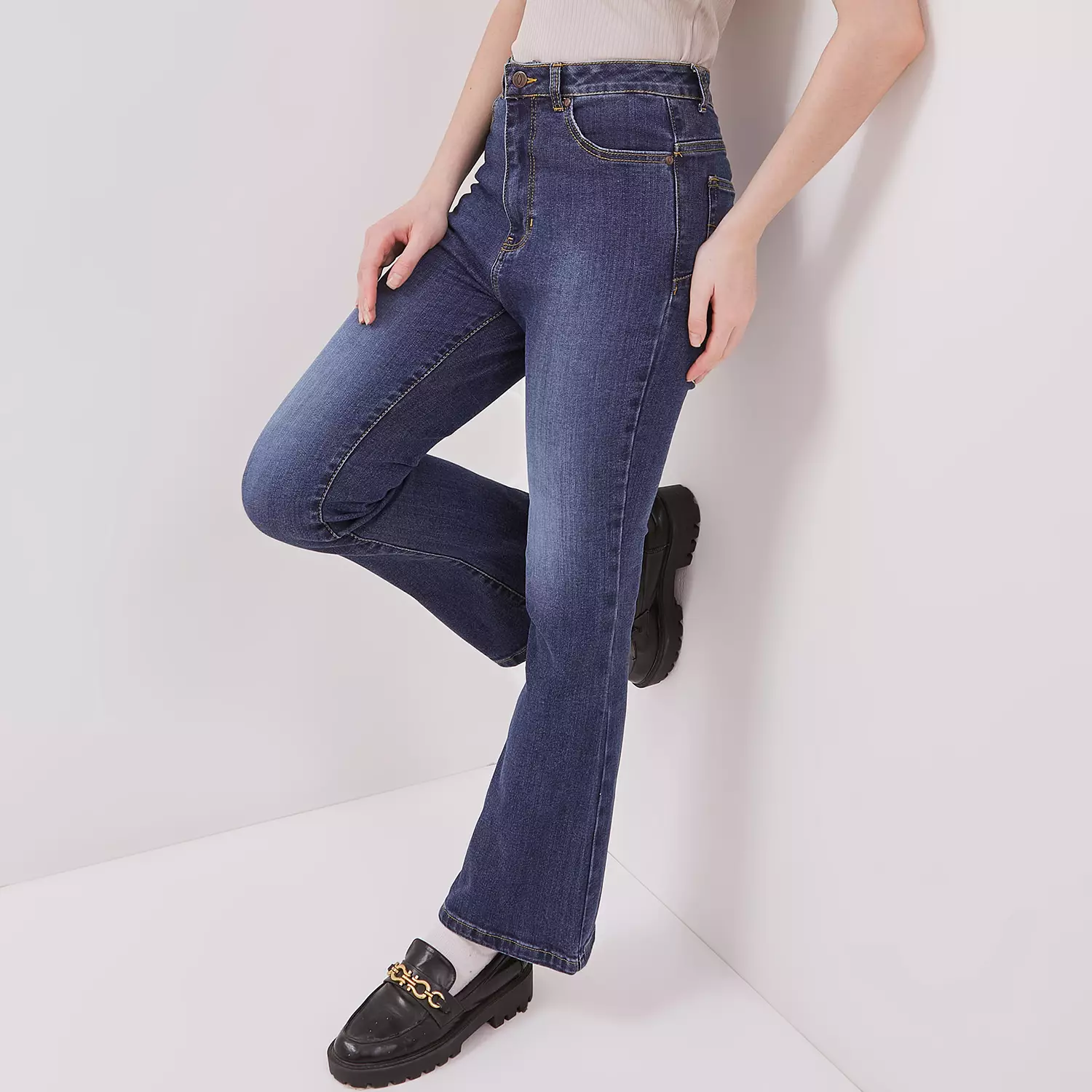 DUST Celana Vintage Cutbray Jeans Adisti Medium Dark Blue (D. 3830)