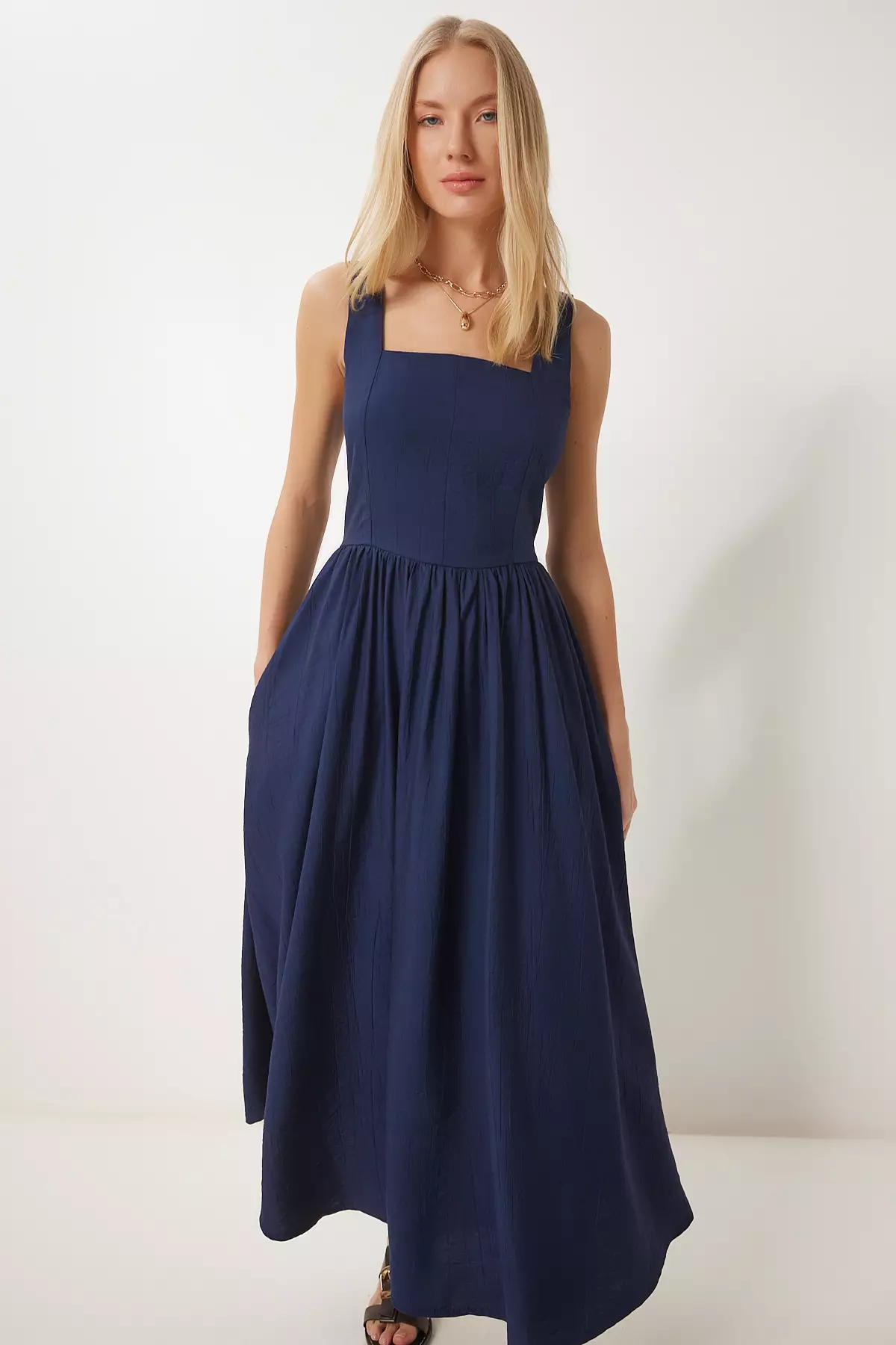 Women's Navy Blue Wrinkle Effect Flared Woven Dress Ub00339