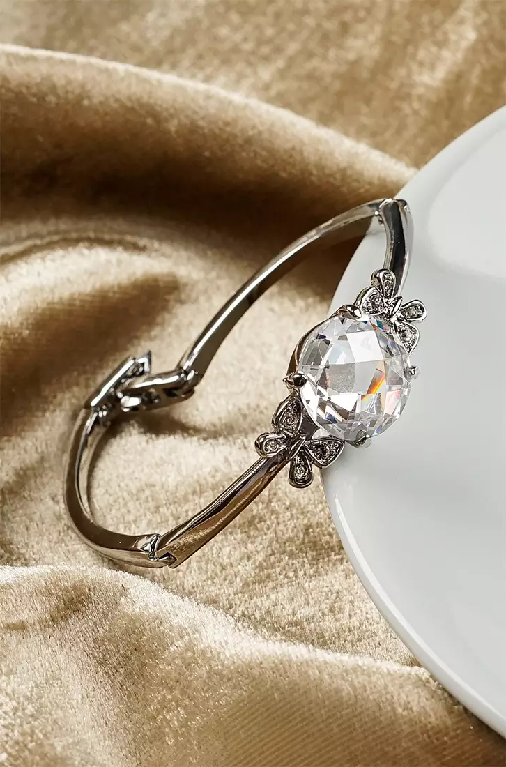 Elegant Butterfly Bangle with Silver Austrian Element Crystal