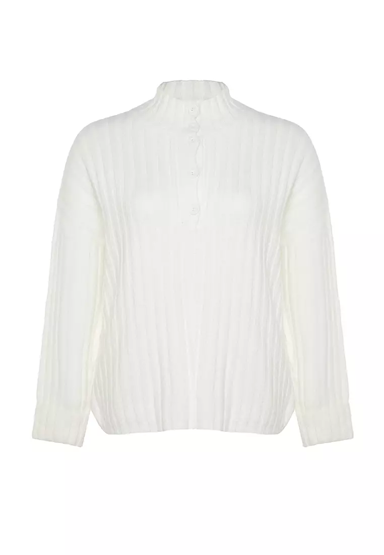 Plus Size Buttoned Knitwear Sweater