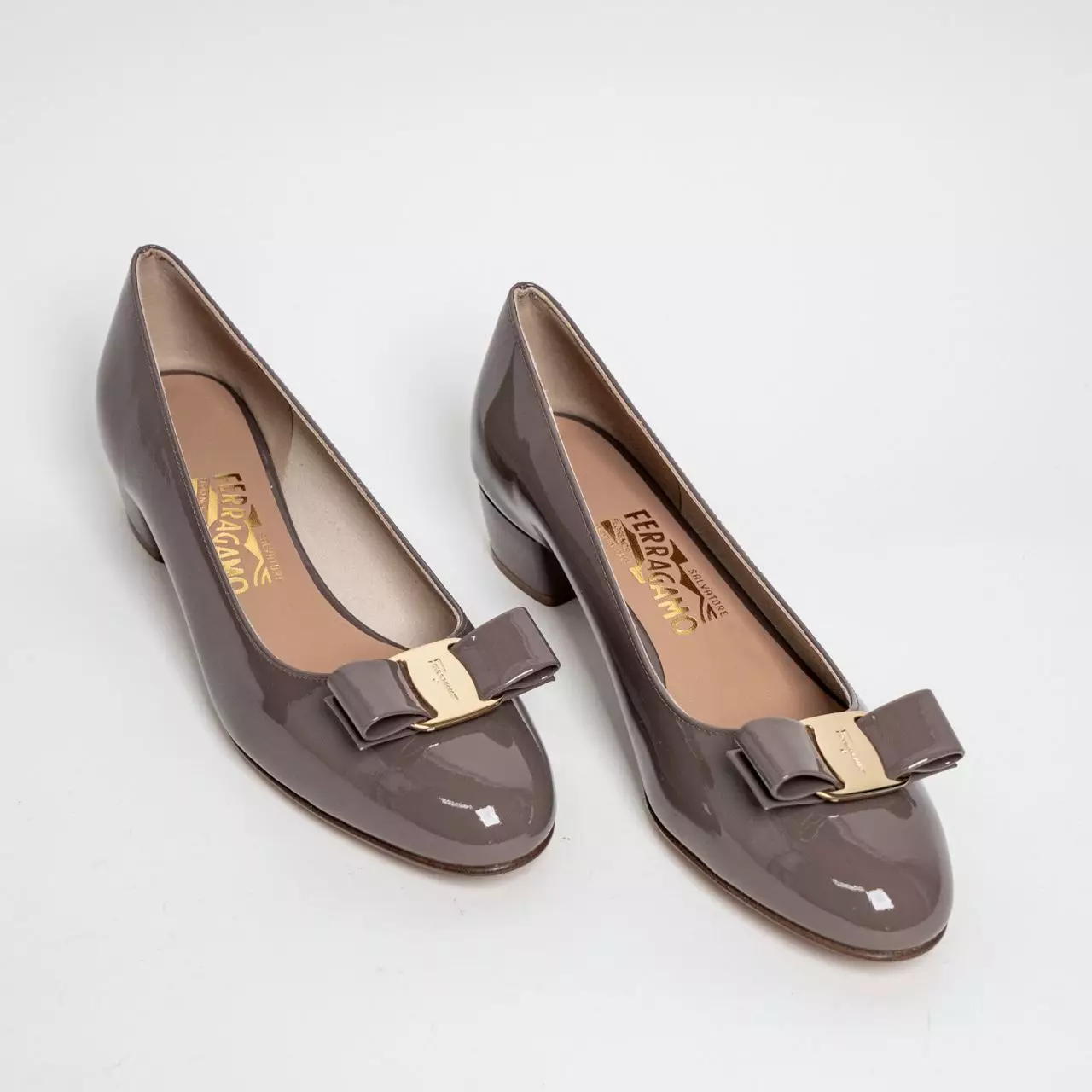 Vara Bow 30 Patent Pumps Cumin Ghw