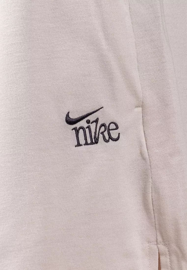 Sportswear Chill Knit High-Waisted Lightweight Shorts