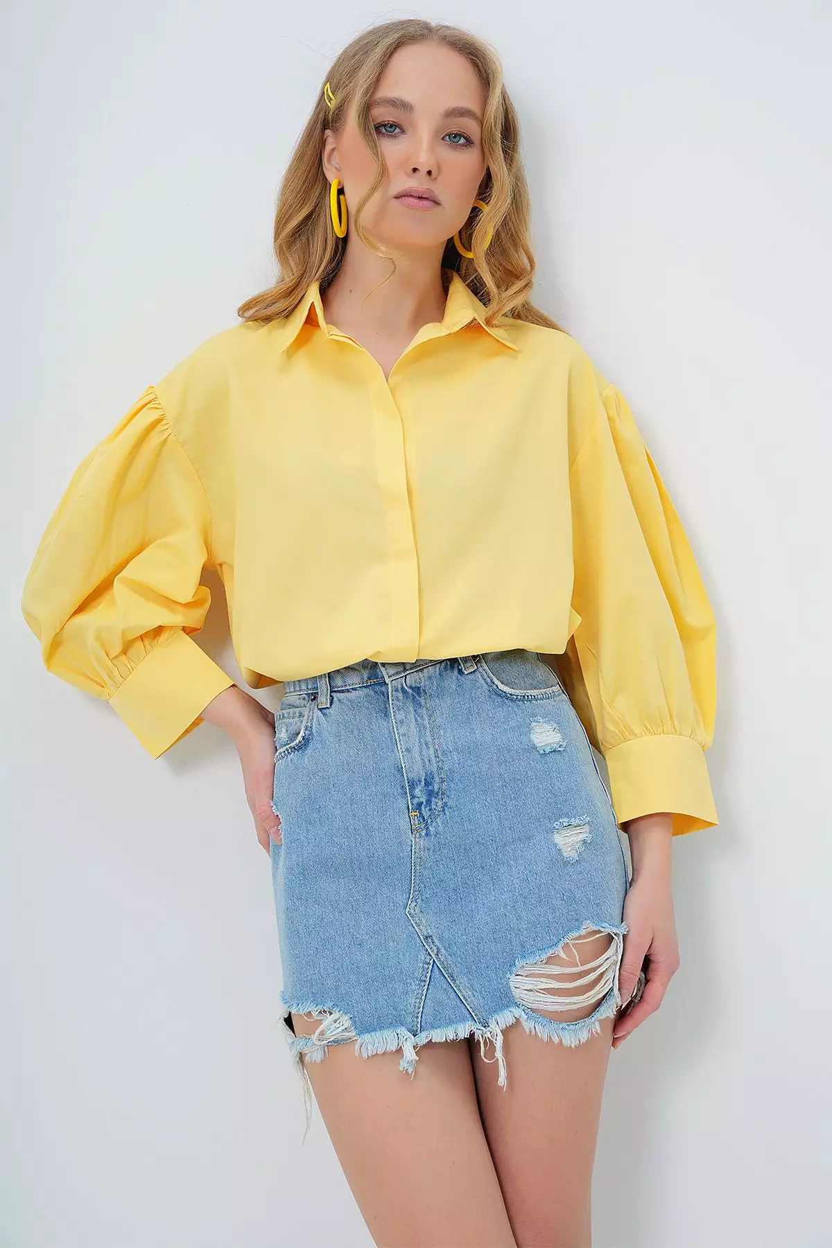 Women's Yellow Balloon Sleeve Hidden Placket Basic Poplin Shirt