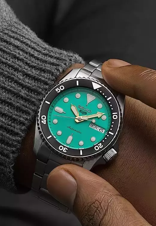 Jam Tangan Pria Seiko 5 Sports SRPK33 SRPK33K1 5KX Midi SKX Strap Stainless Steel Silver Color Teal Dial Color