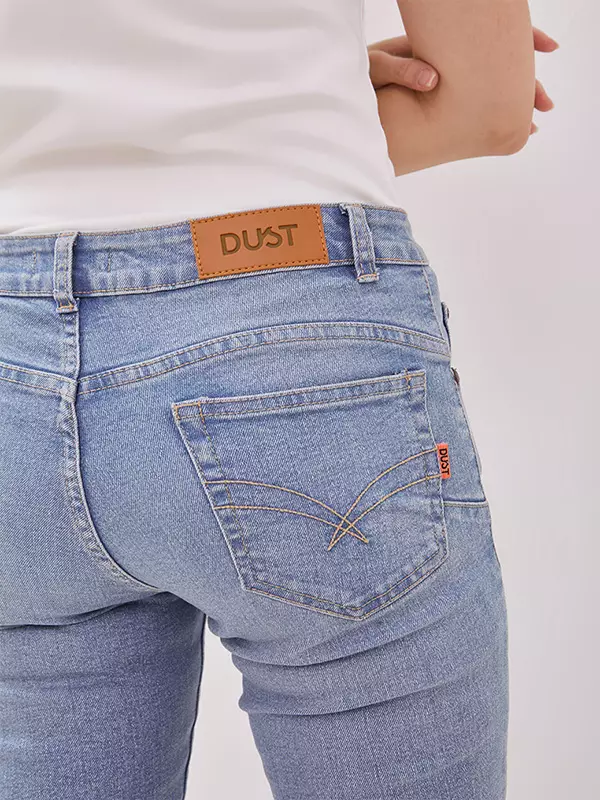DUST Celana Mid Rise Bootcut Jeans Laira Light Blue (D. 31306)