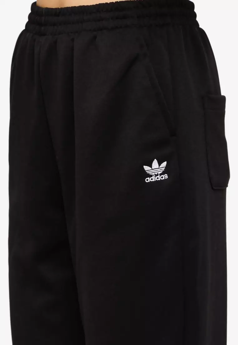 Trefoil adidas store joggers