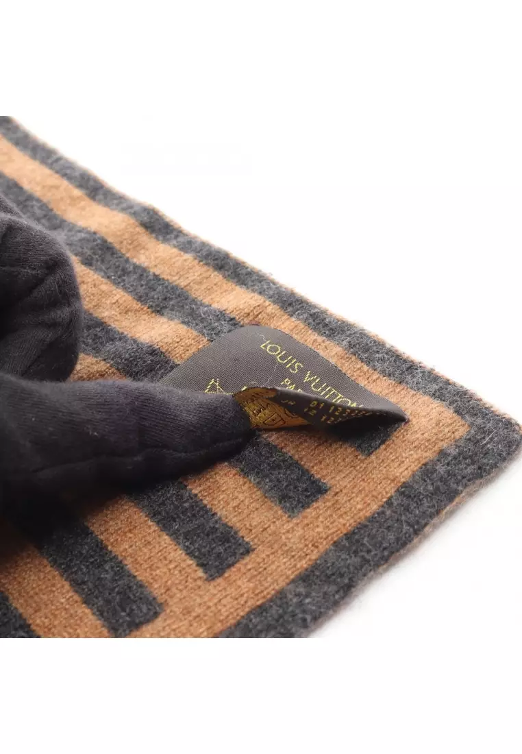 Pre-Loved Louis Vuitton Écharpe V Karakoram Scarf cashmere Brown black