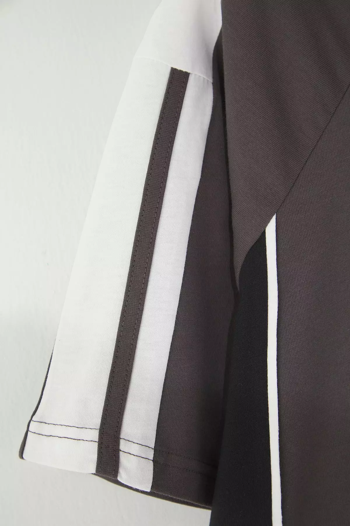 Anthracite College Oversize/Wide Cut 100% Cotton Color Block T-Shirt TMNSS25TS00095