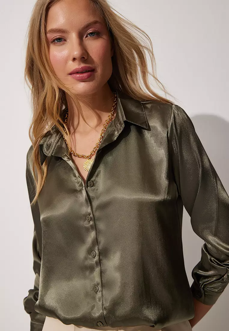 Slightly Flowing Satin Shirt