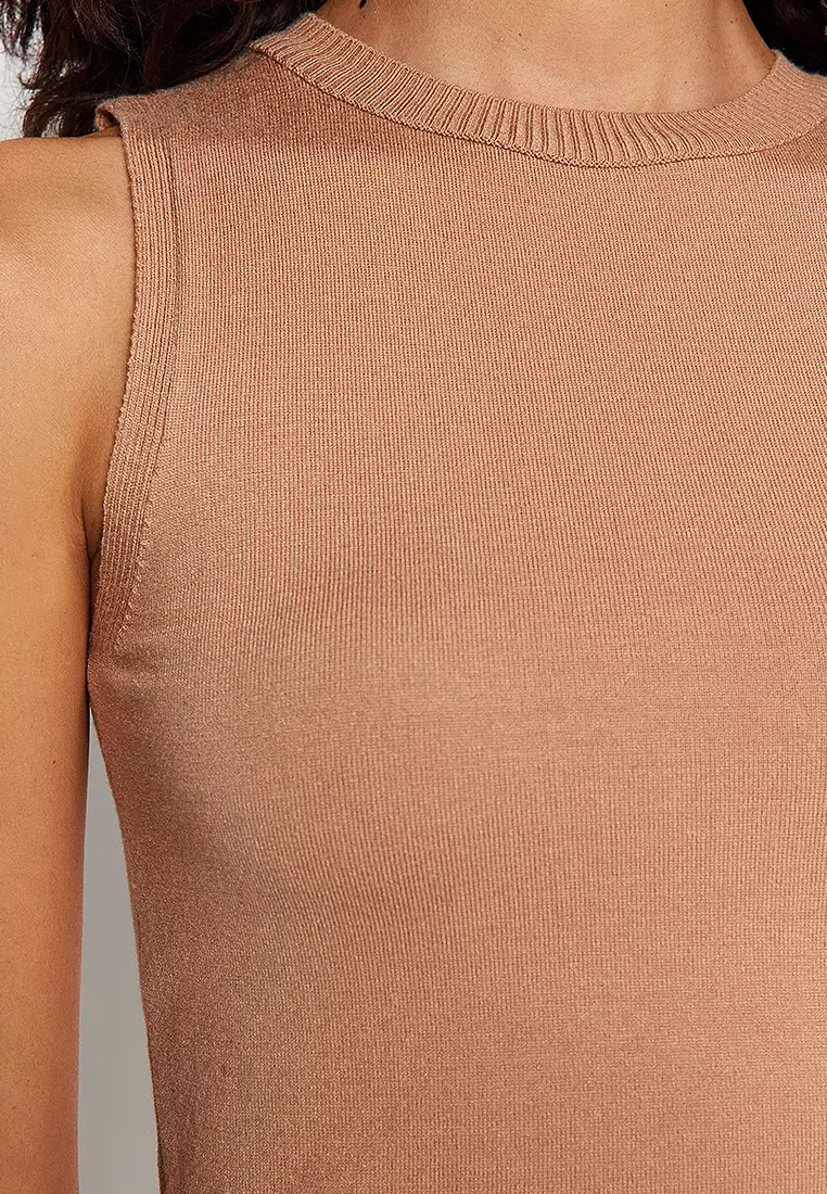 Crew Neck Knit Tank Top & Cardigan Set