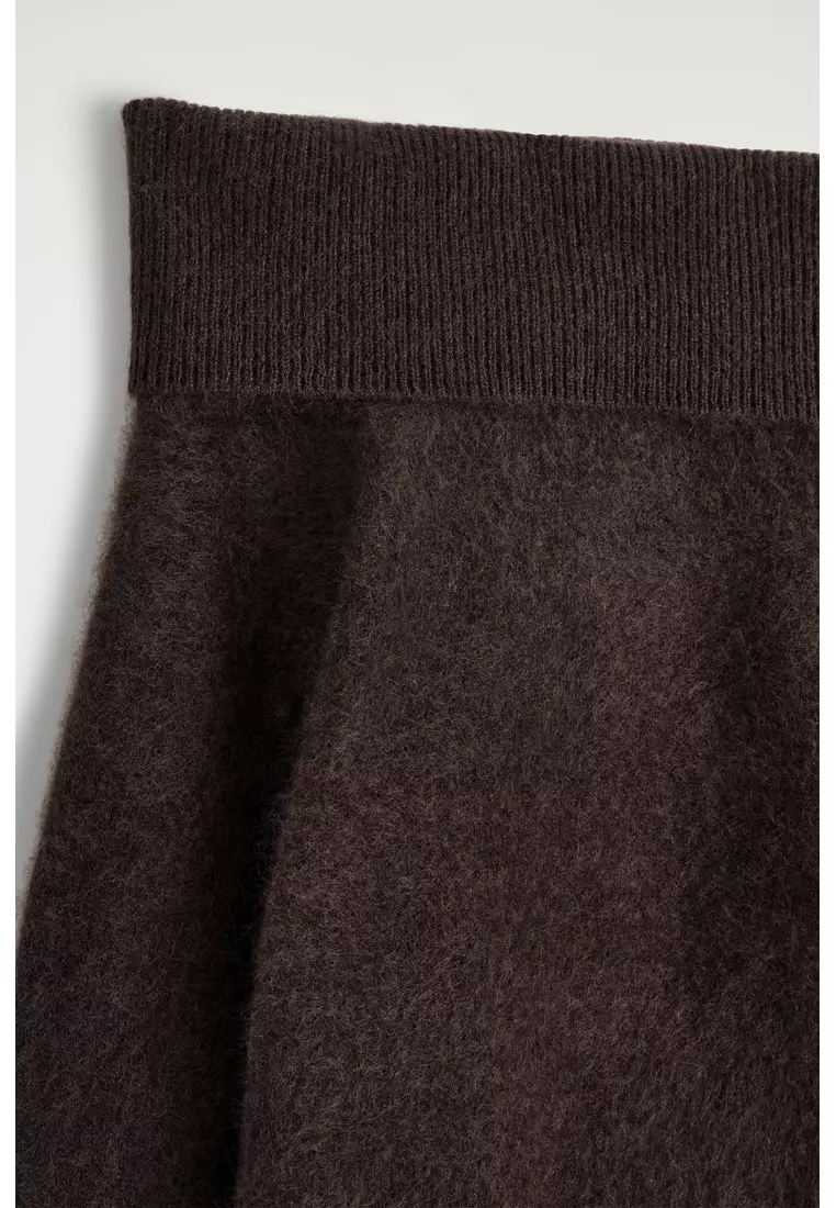 OFF-THE-SHOULDER MERINO WOOL JUMPER