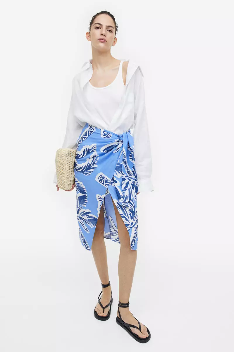 H&m blue floral outlet midi skirt