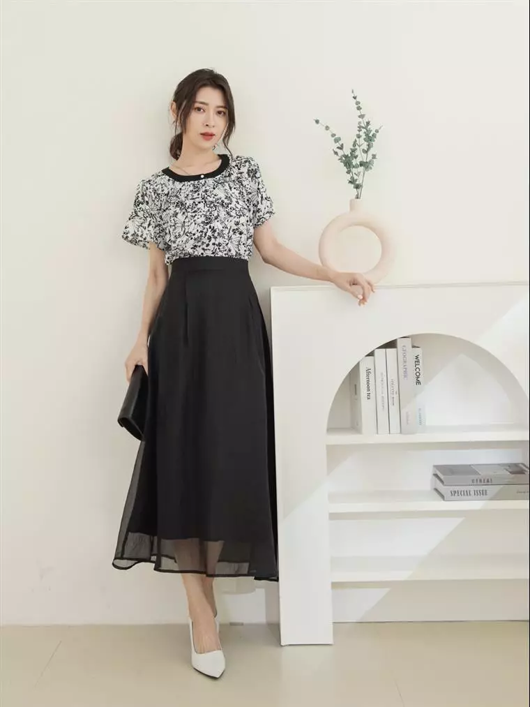 Buy OBSTYLE Floral Print Contrast Color Bell Sleeve Top [AB18431