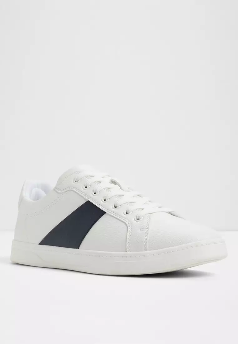 Ozzy Low-Top Sneakers