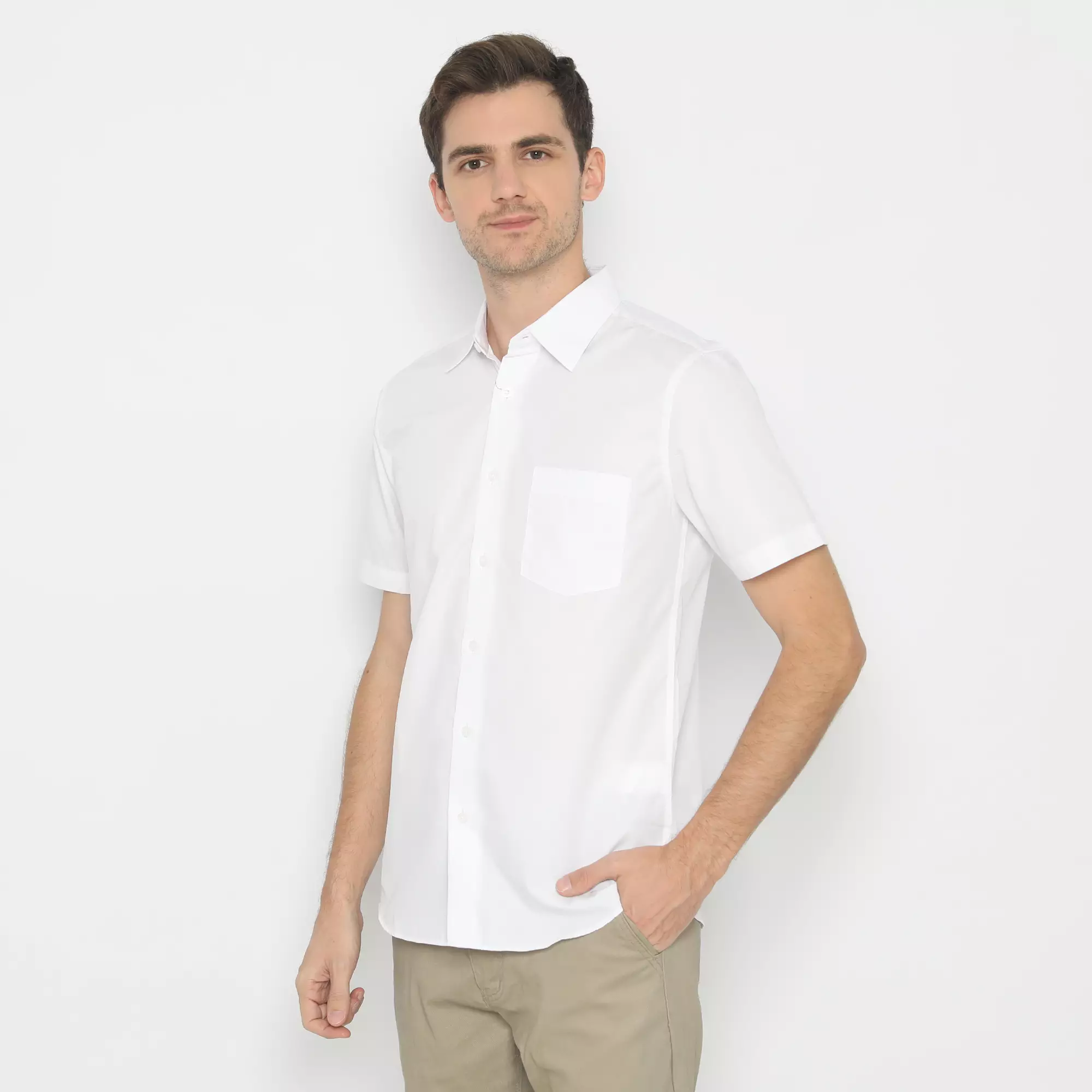 Platini Kemeja Polos Putih Pendek Katun CVC 63171