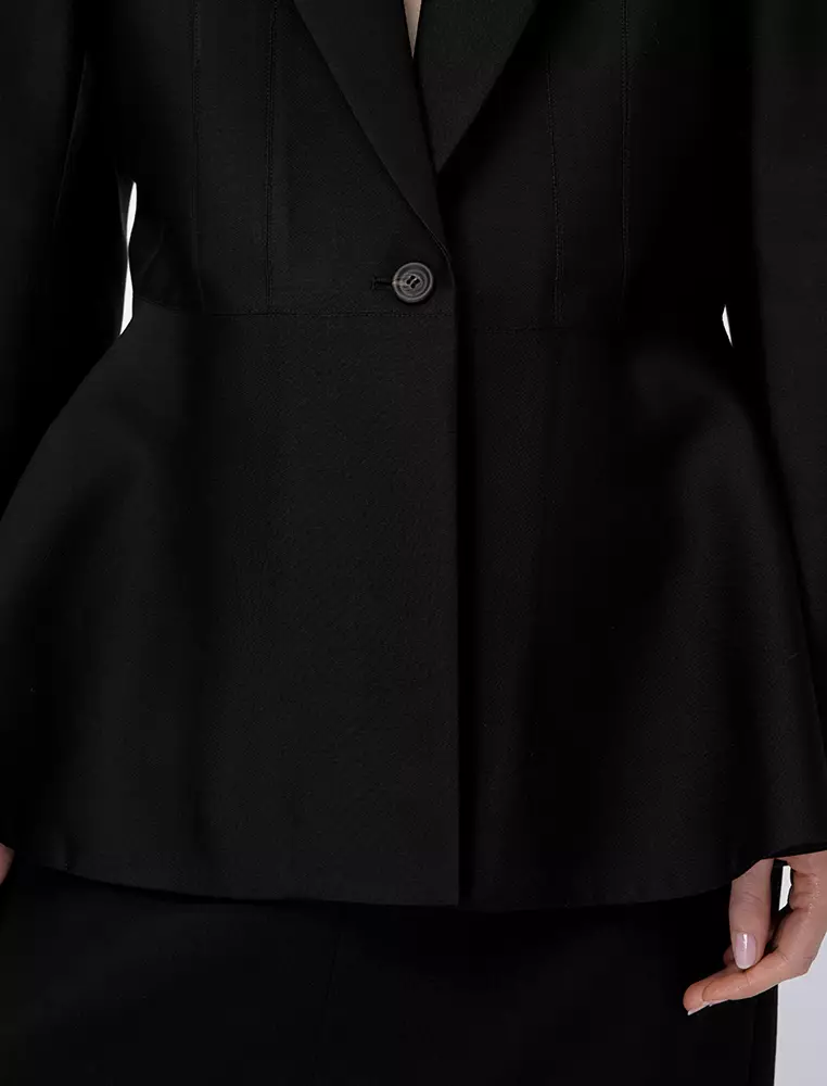 Commuting temperament mid-length suit