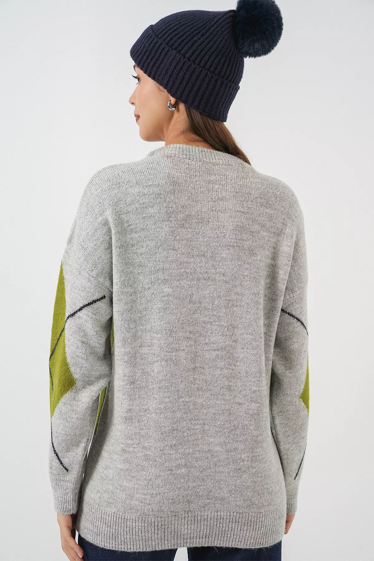 Oversized Knitwear Sweater with Diamond Pattern