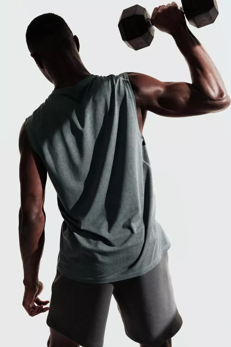 Regular Fit Sports vest top with DryMove™