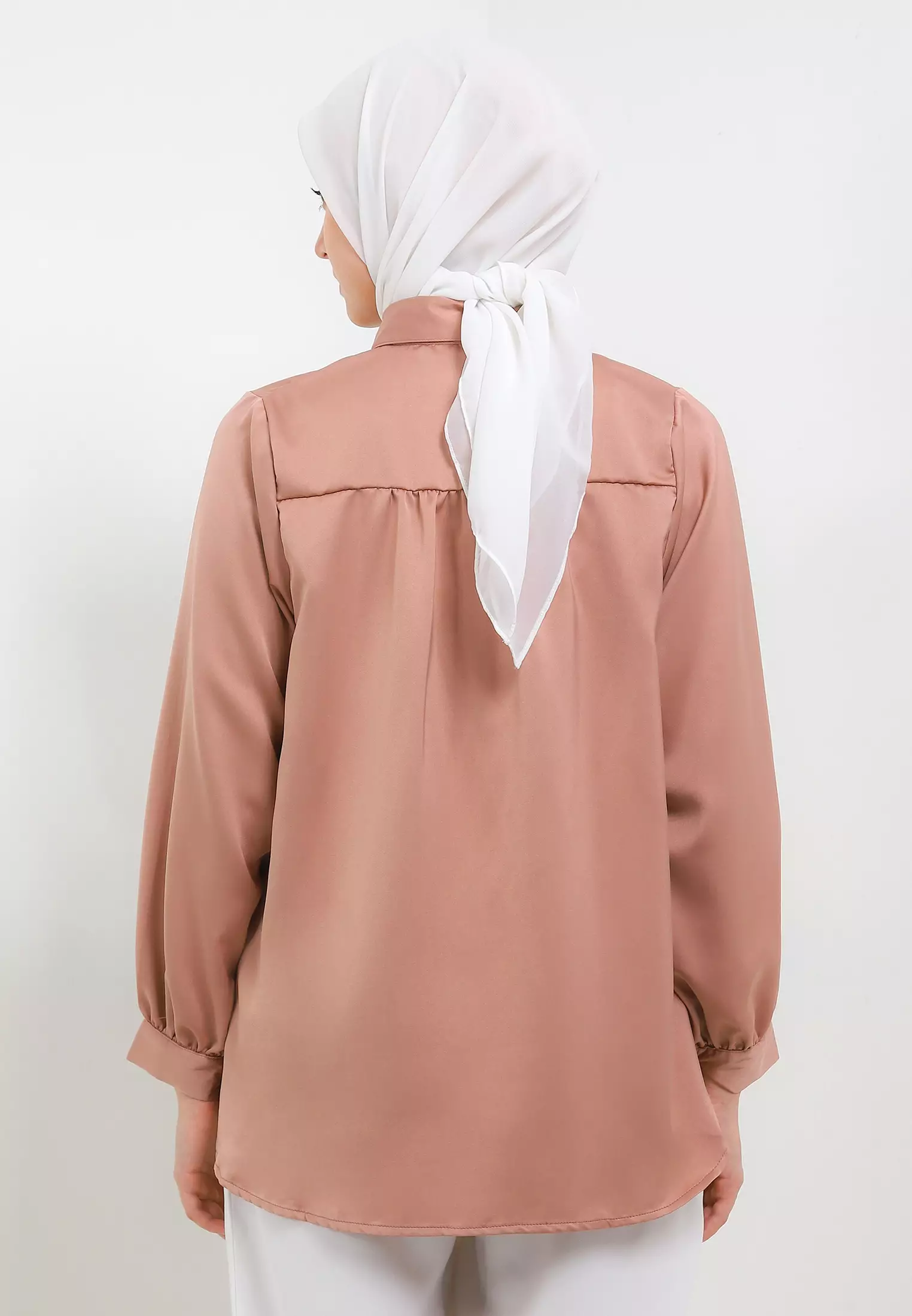 MFMW Shawyer Atasan Blouse Satin Dusty Coral With Payet