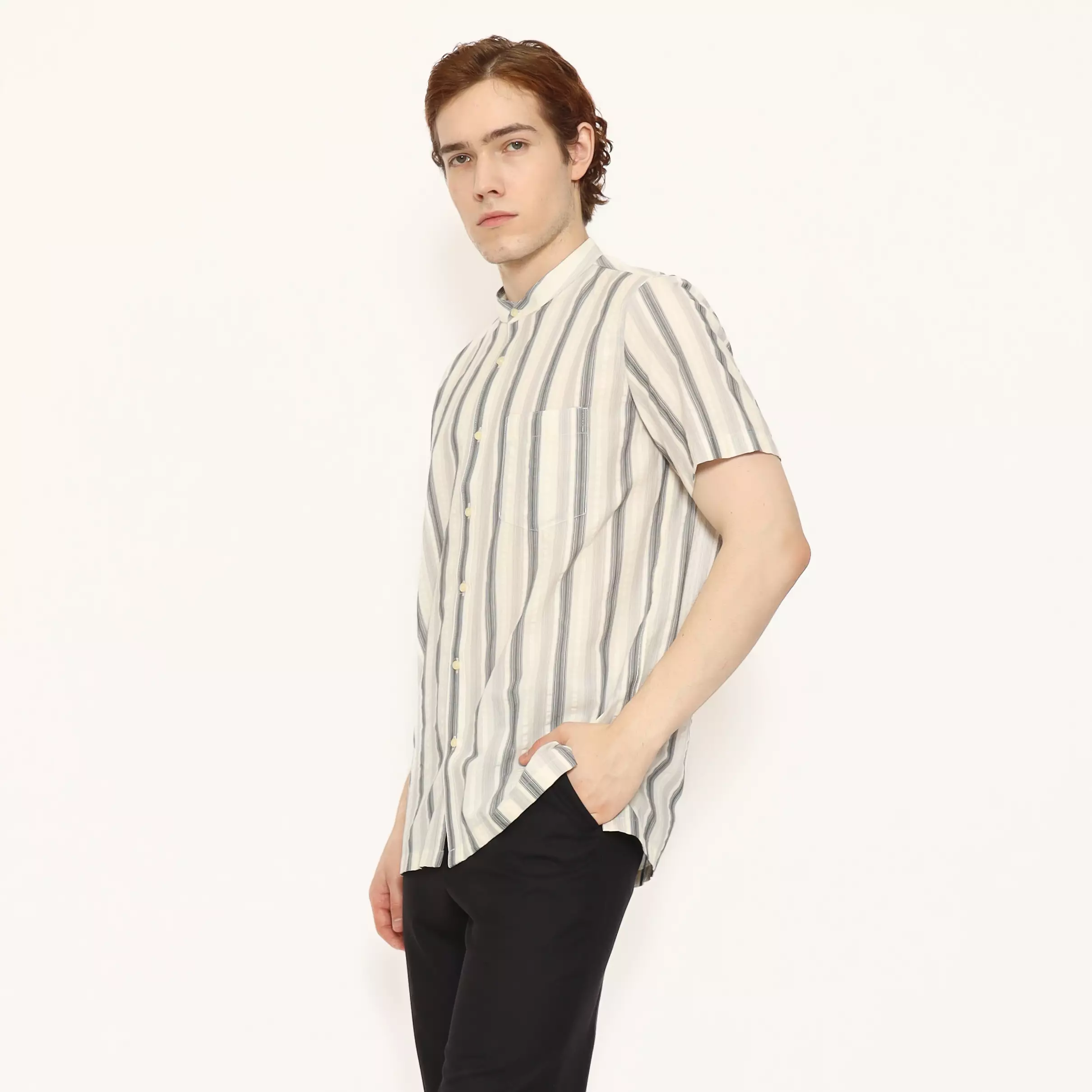 Lawell FLOYD-S Baju Koko Pria Lengan Pendek Short Regular Fit Motif Garis Sedang Warna White