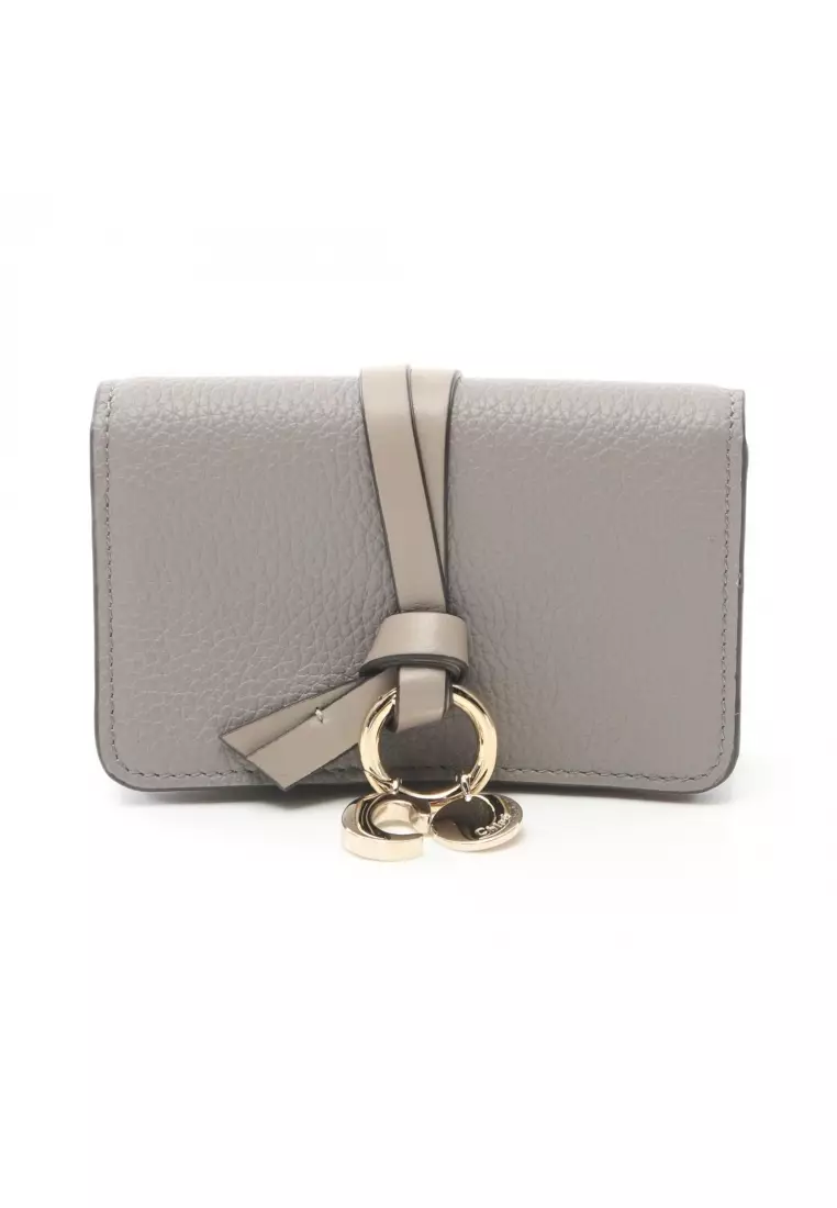 ★Chloe★25SS★Alphabet Flap Card Holder Grey CHC21WP015F570 Chloé Alphabet Key Case In Grained Leather | Chloé US