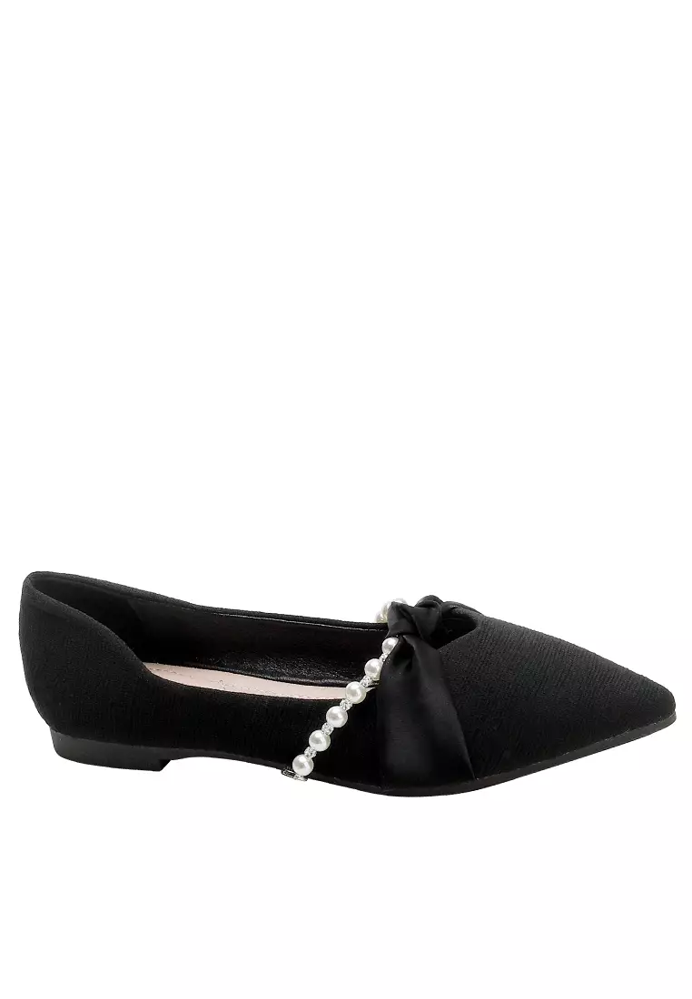 Discount on Twenty Eight Shoes  shoes - SKU: Elegant Pointed Satin Flat Shoes Ww07-1
