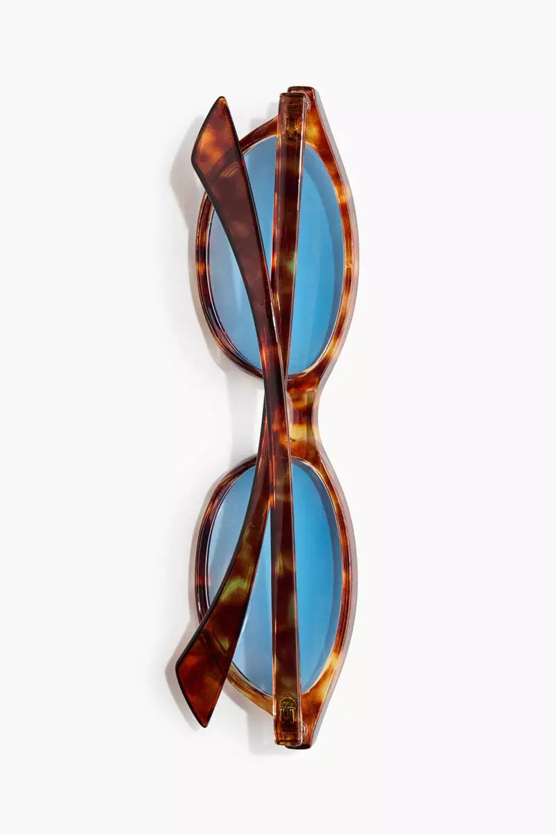 Oval sunglasses