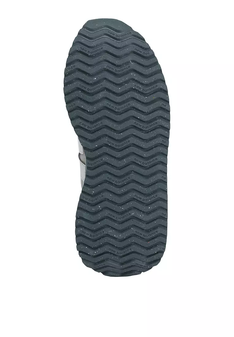 237 Classic Lifestyle Shoes