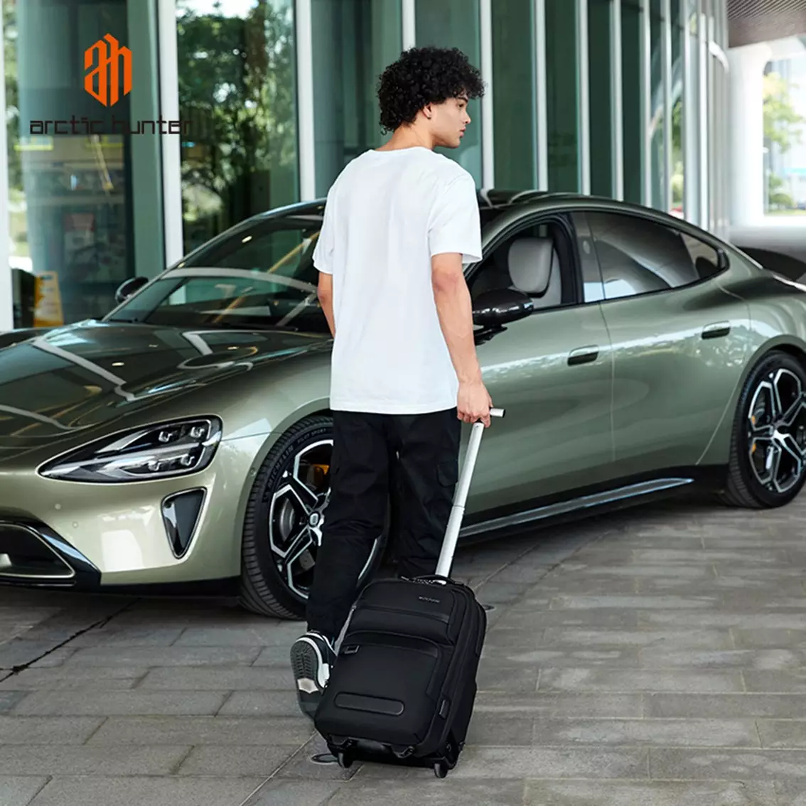 Arctic Hunter LG00656-1 Tas Ransel Semi Koper Backpack Bag Laptop USB With Wheels- Black