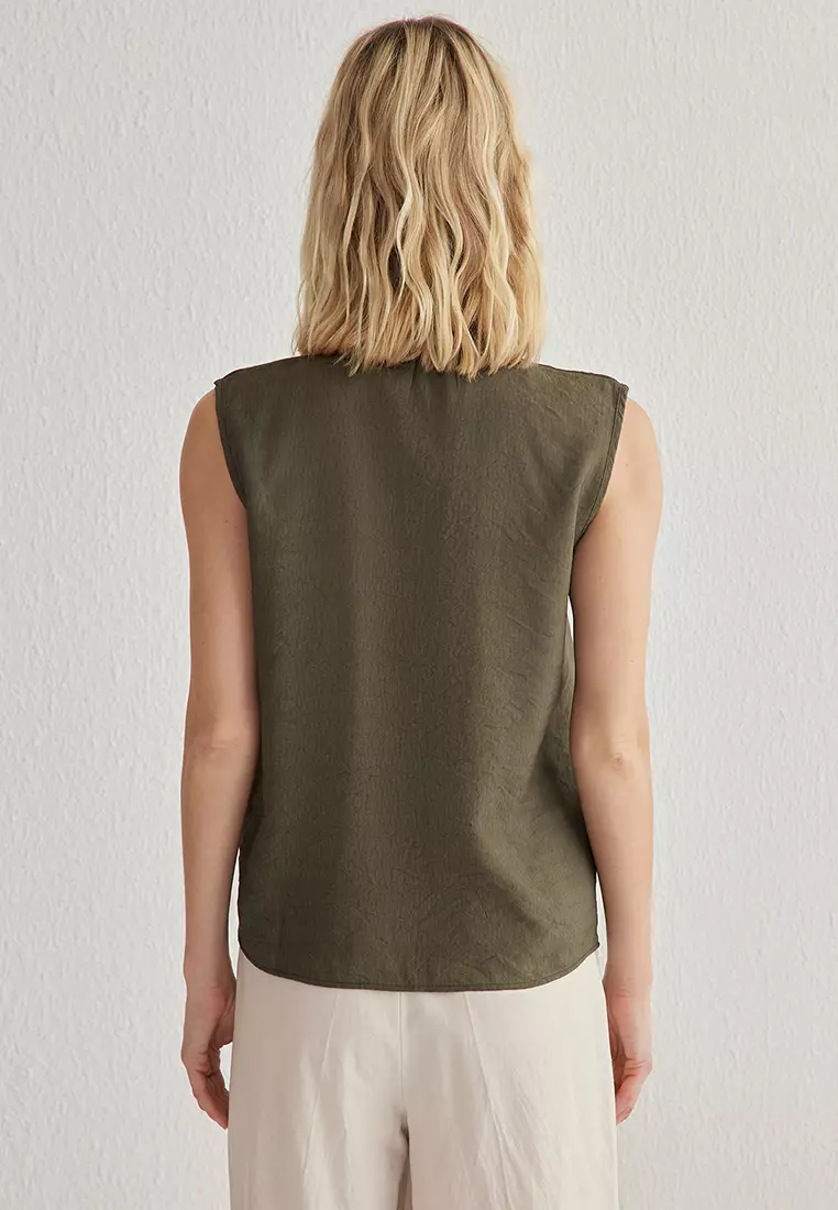 Sleeveless Shirt