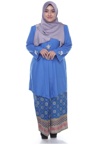 Nayli Plus Size Blue Kebaya Labuh from Nayli in Blue and Gold