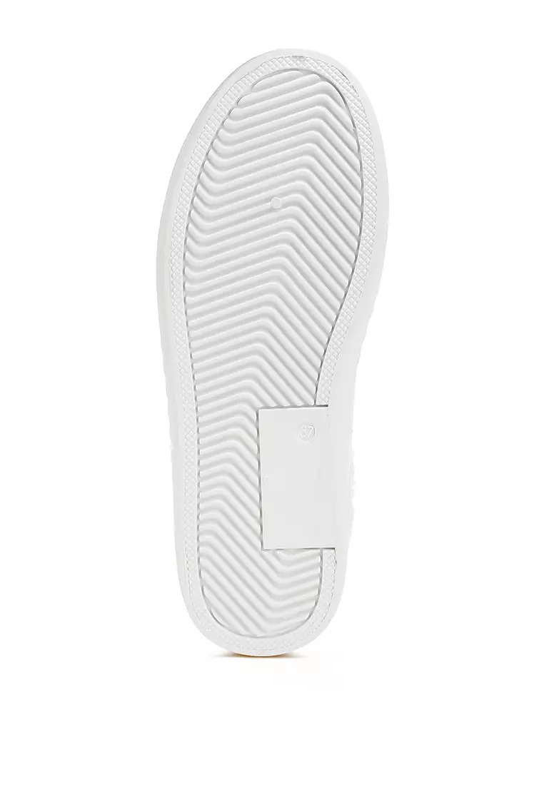 Sepatu Slip On Kerah Bulu Warna Putih