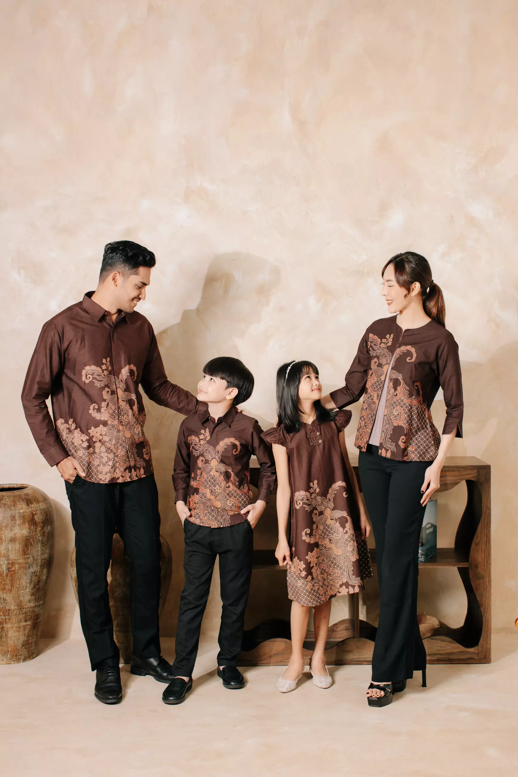 Kavindra Mahogany Brown Blouse Batik Wanita Katun Combo