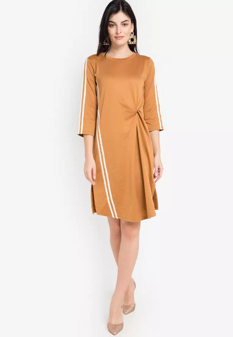Sporty Dress With Variation Wrinkle
