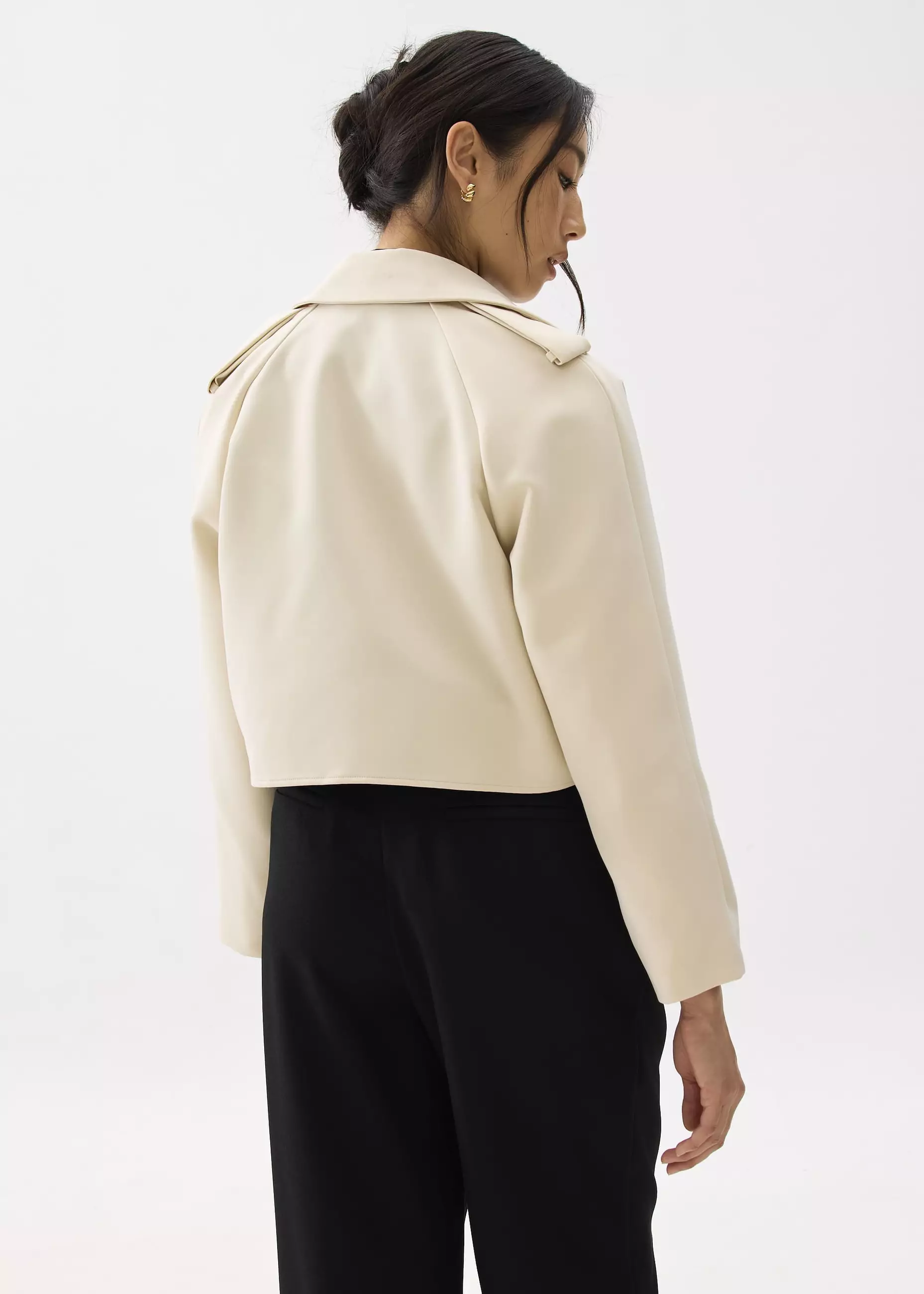 Jaket Wanita - RuchedReady™ Collared Boxy Crop Jacket