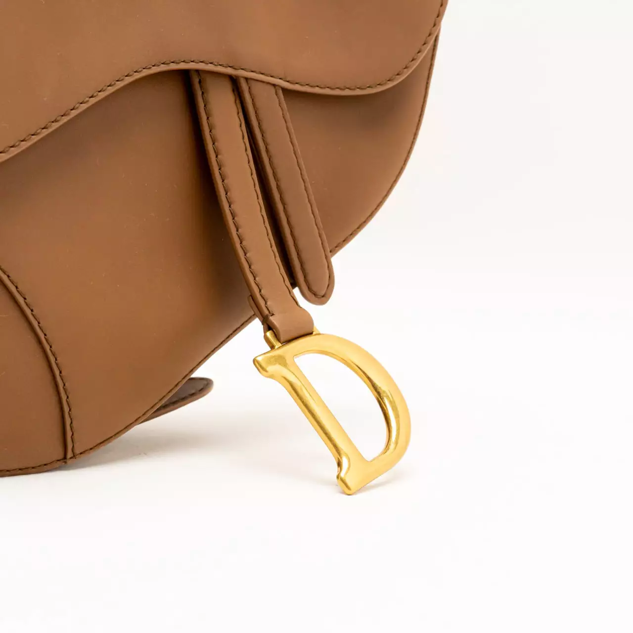 Medium Soft Saddle Bag with Strap Smooth Calfskin Camel Vintage