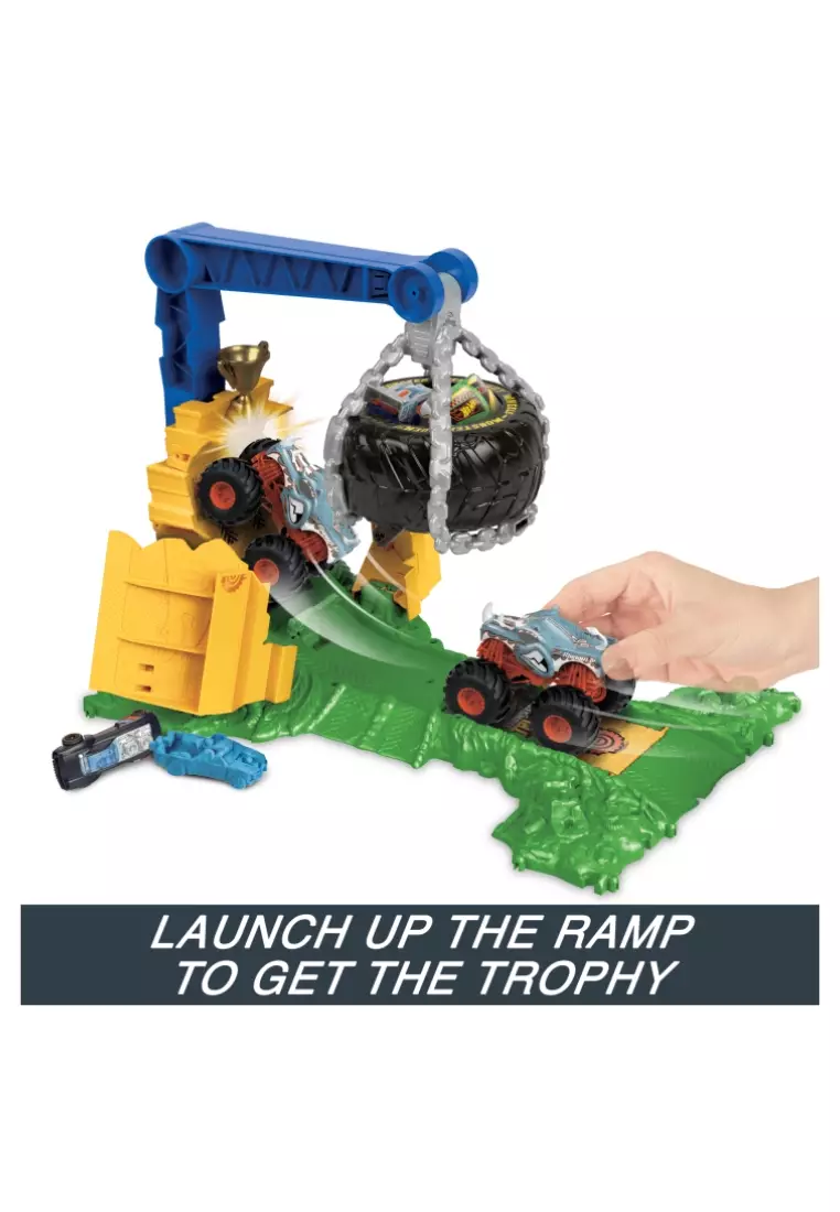 Hot Wheels Monster Trucks Rhinomite Chargin’ Challenge Playset With 1 Toy Truck & 2 Crushed Cars