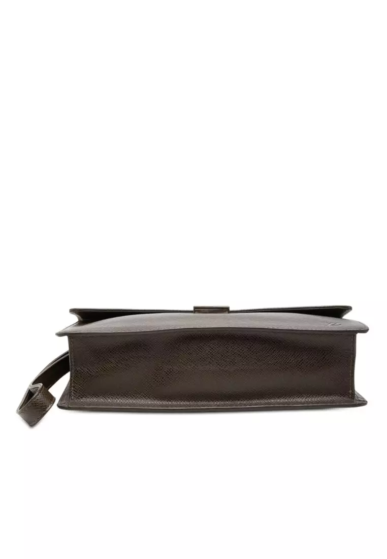 Pre-Loved Louis Vuitton Taiga Selenga