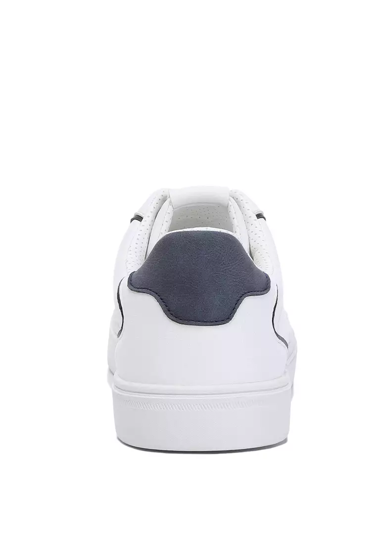 Sepatu Kets Pria Bertali Rendah Warna Putih