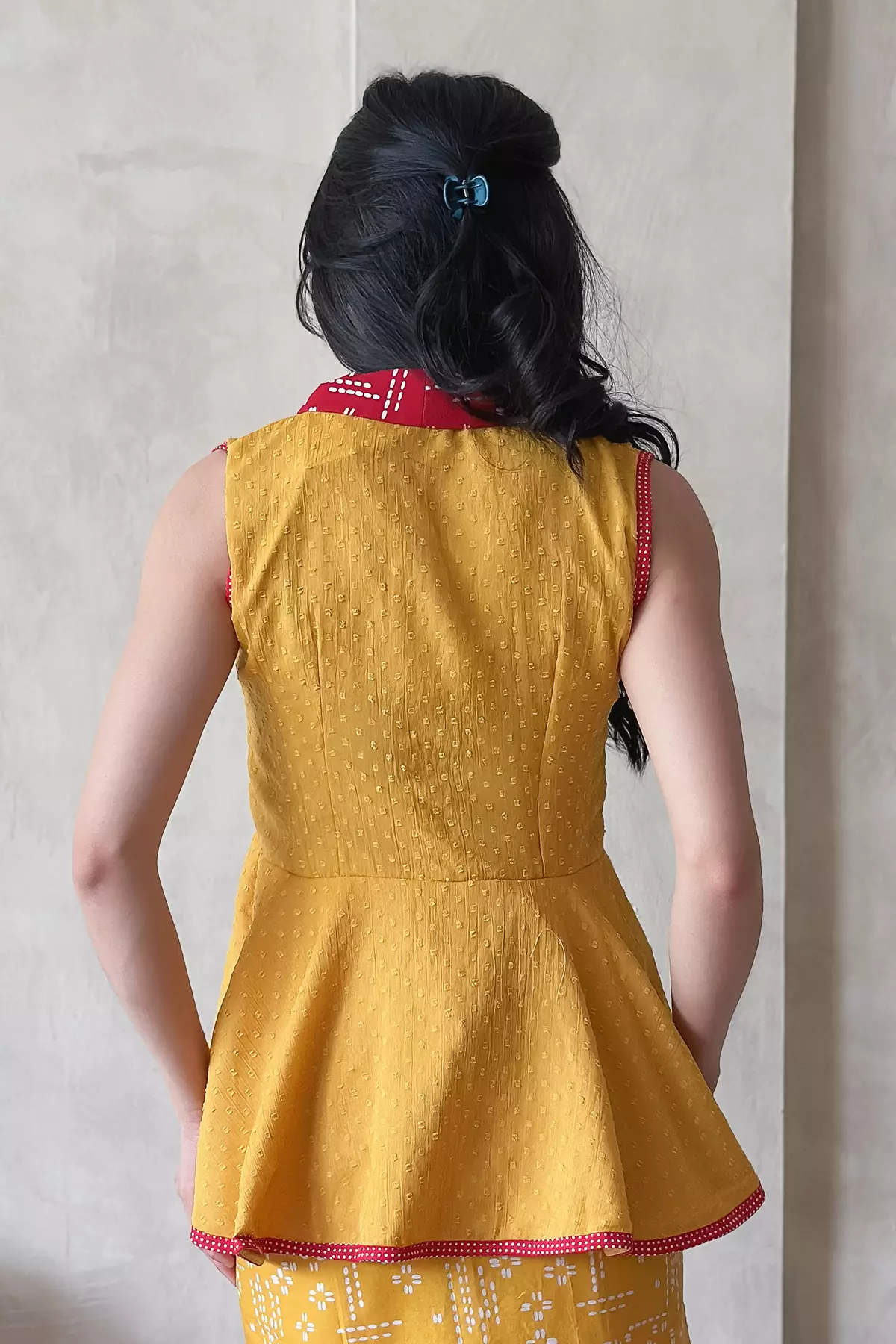 Asmara Juwita Cherry Honeycomb Kebaya