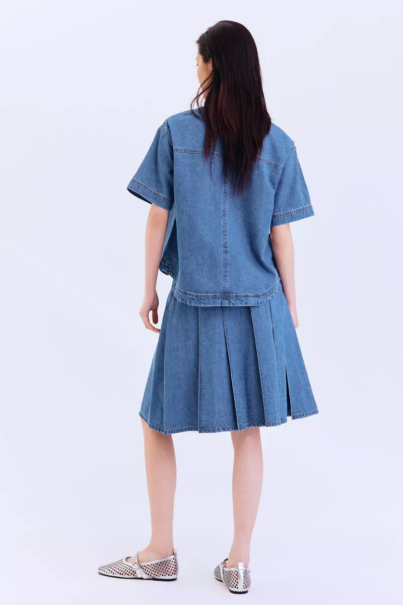 Short-sleeved denim top