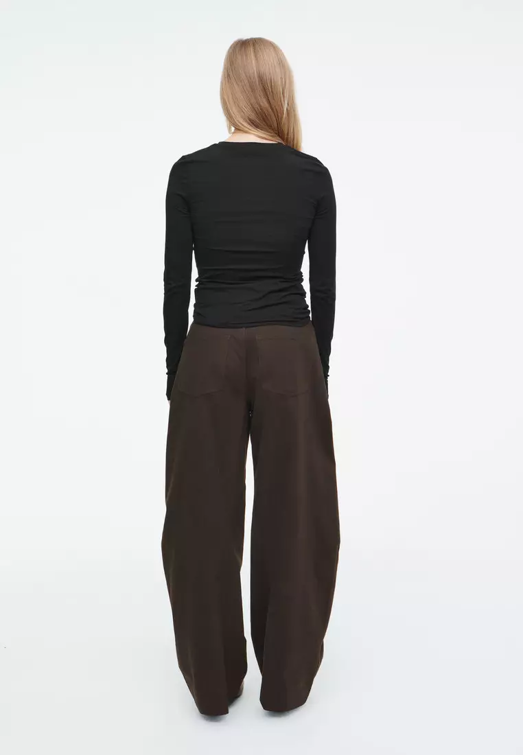 SLIM LIGHTWEIGHT LONG-SLEEVED TOP