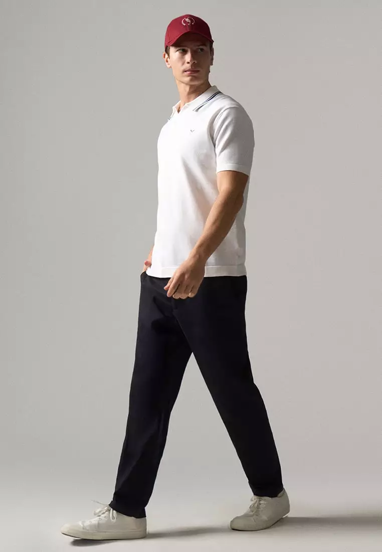 Regular Fit V-Placket Polo Shirt With Contrast Collar & Tipping In Textured Knit